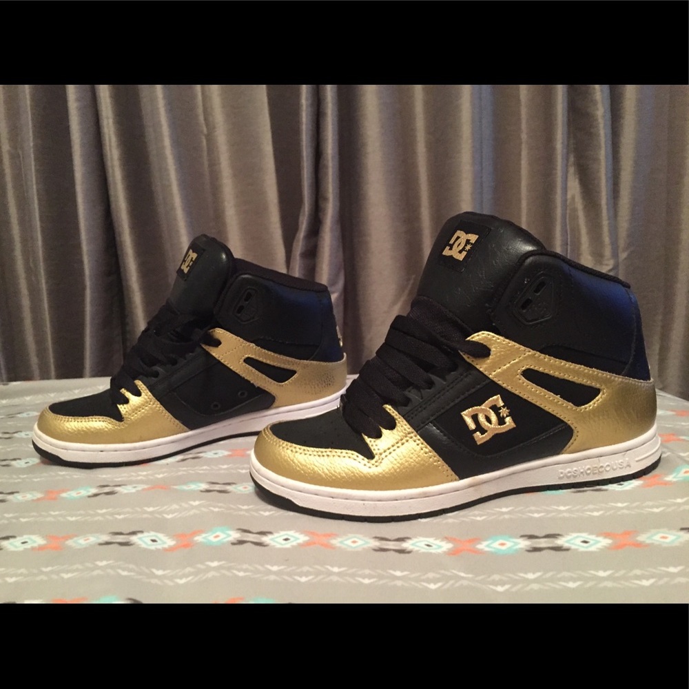 DC High Tops - SIZE 7